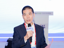 動(dòng)力電池應用分會(huì )專(zhuān)家委員會(huì )副主任委員劉斐主持“蜂巢能源專(zhuān)場(chǎng)：開(kāi)拓·共贏(yíng)新能源全球市場(chǎng)”