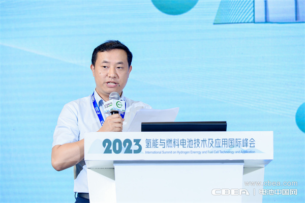 中國電池工業(yè)協(xié)會(huì )氫能與燃料電池分會(huì )副秘書(shū)長(cháng)，電池中國網(wǎng)副總經(jīng)理周波主持